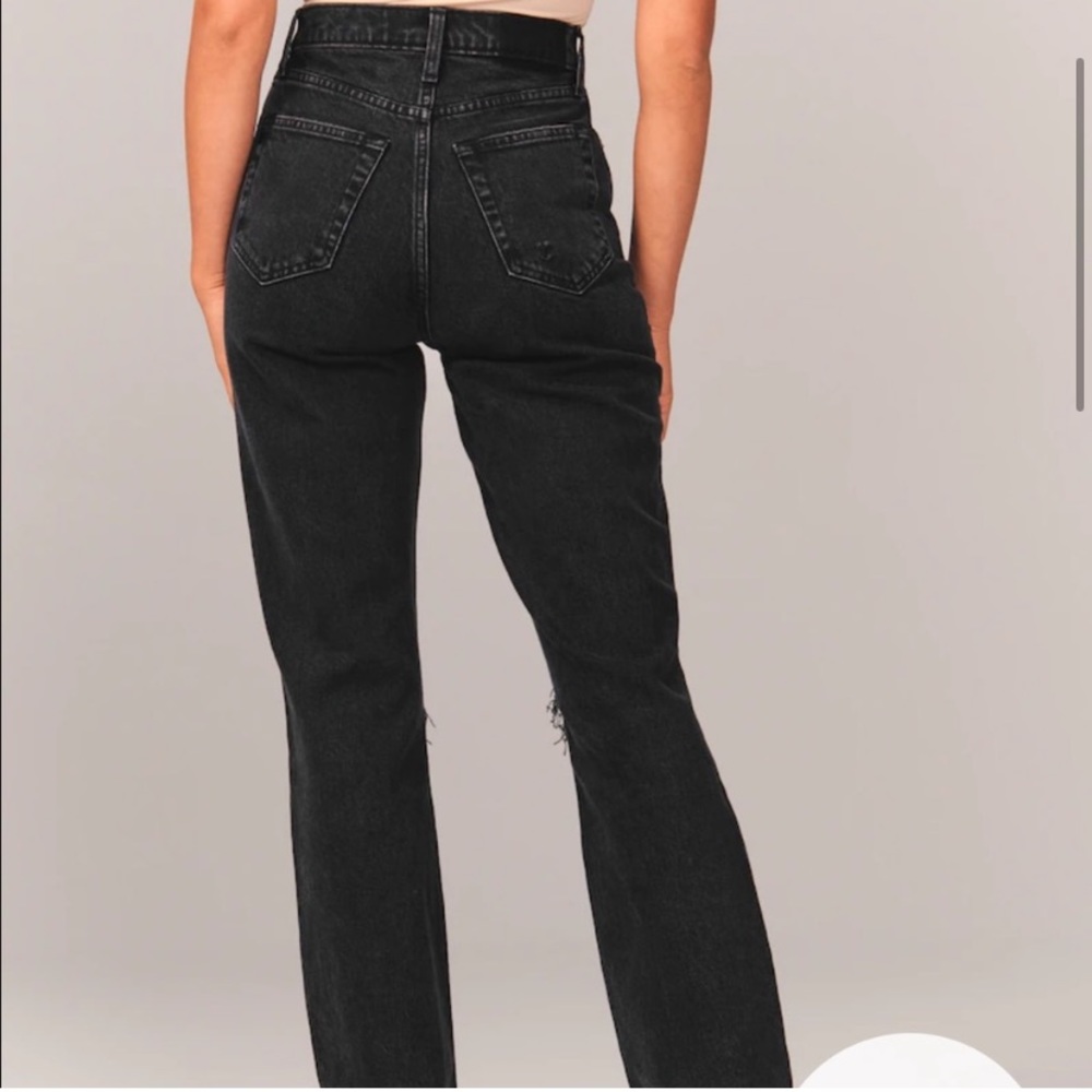 A&F 90’s Straight Ultra High Rise - Picture 2 of 7